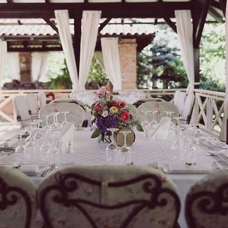 Hotel Helen Bacău Buitenkant foto