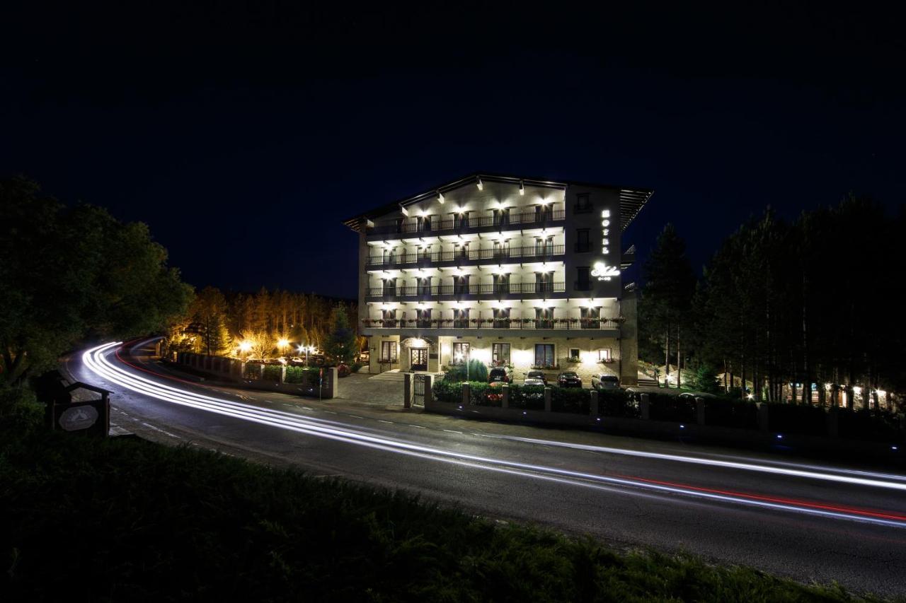 Hotel Helen Bacău Buitenkant foto